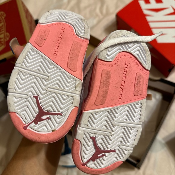 Jordans - Picture 4 of 4